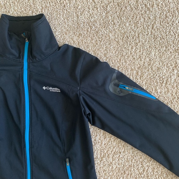Women’s Columbia Titanium Jacket - Picture 4 of 9